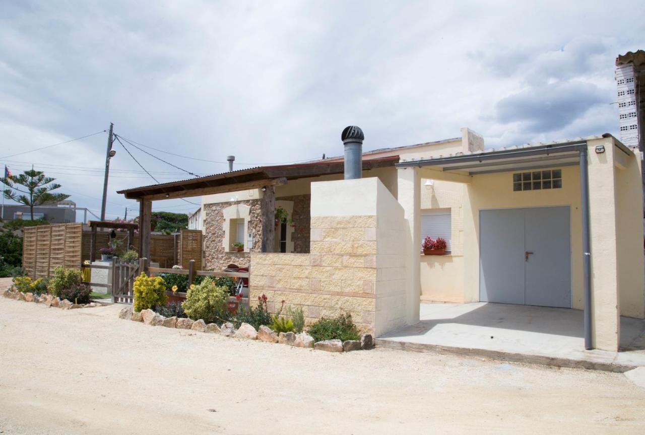 فيلا Casa Josep Camarles المظهر الخارجي الصورة